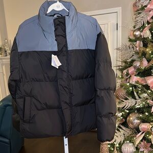 Fabletics Two-Tone Grey/Black Puffer Jacket, XL